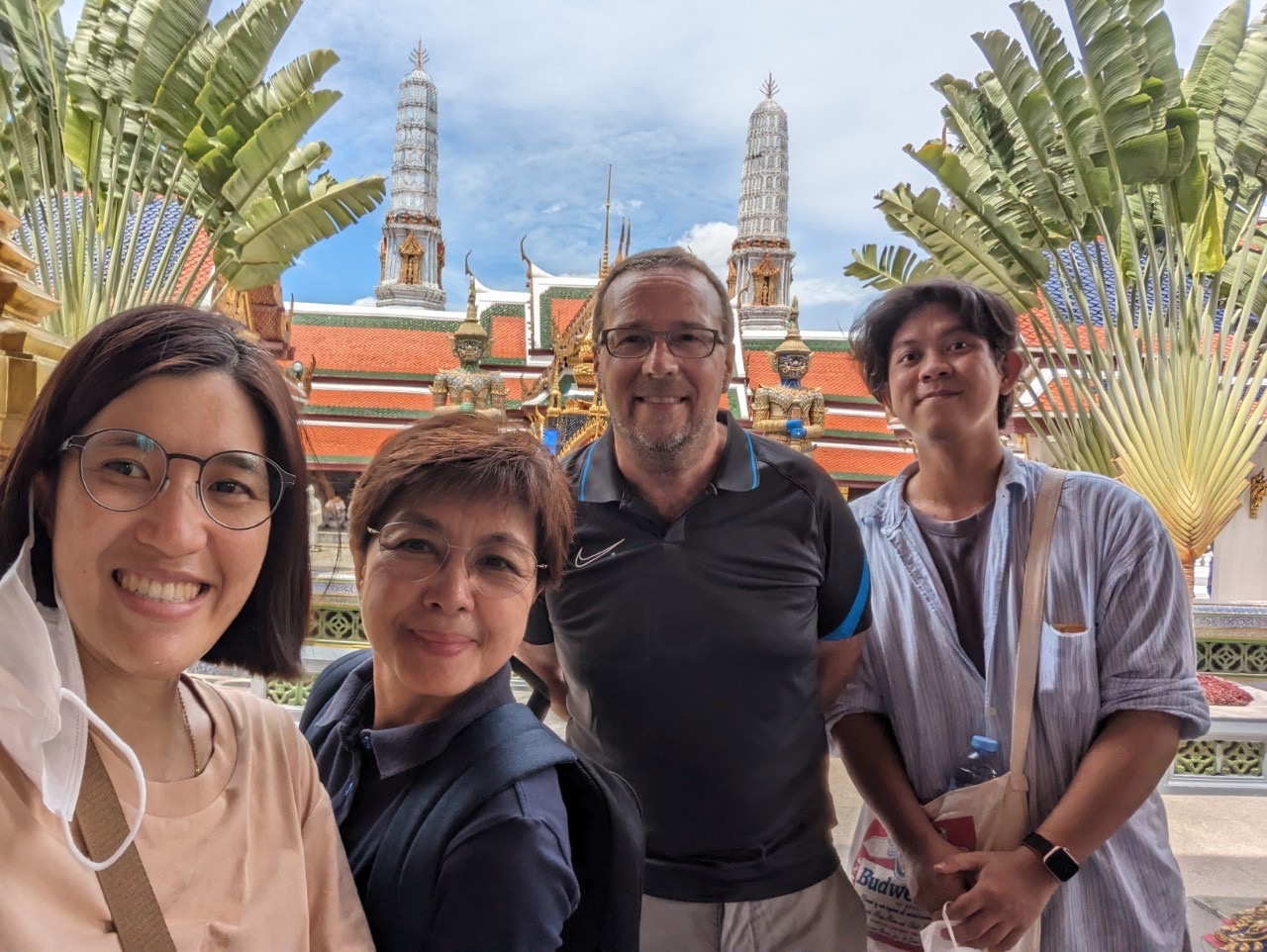 Group photo at Grand Palace, left to right: Suparee Boonmanunt, Ammarin Thakkinstian, Gareth McKay, Htun Teza